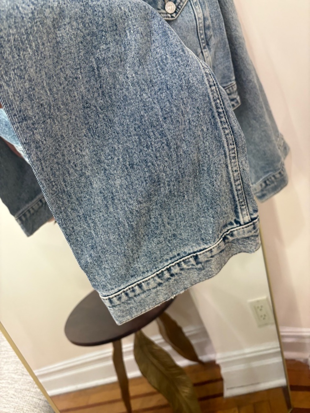 NWT EXPRESS Cropped Light Wash Denim Jacket WITH WIDE SLEEVES - Picture 5 of 7